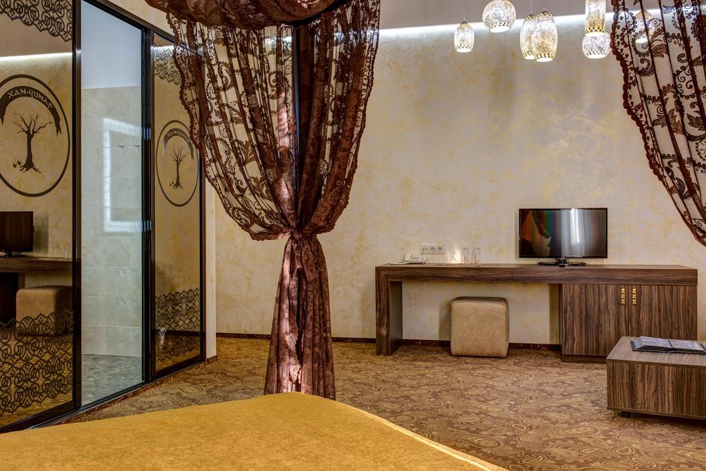 Khan-Chinar Hotel Dnipro Exterior foto