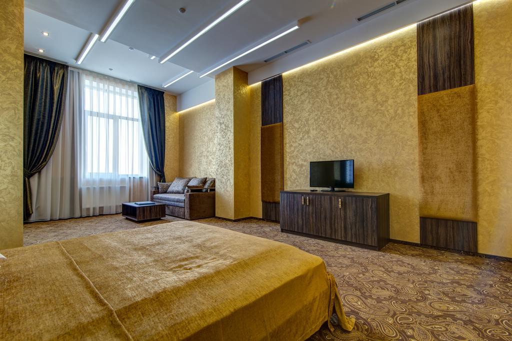 Khan-Chinar Hotel Dnipro Exterior foto