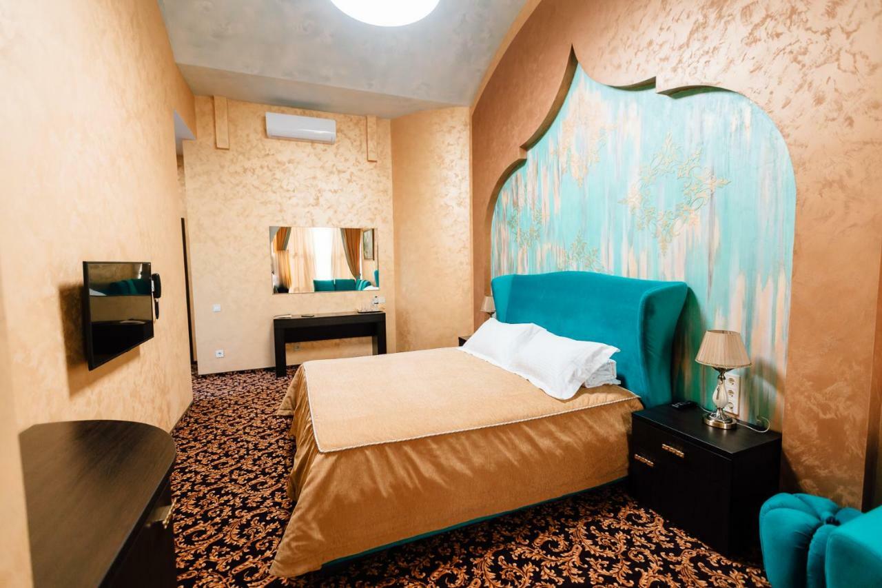 Khan-Chinar Hotel Dnipro Exterior foto